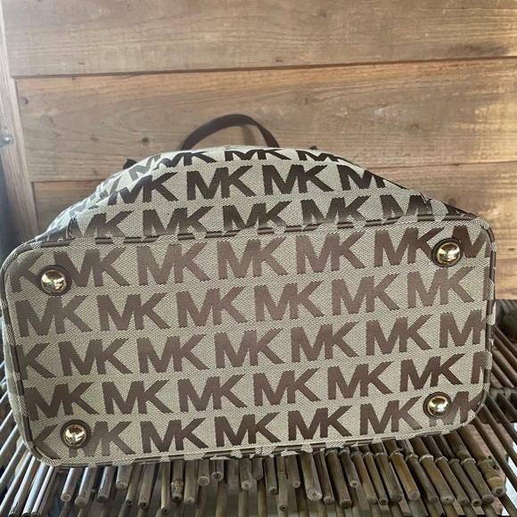 Michael Kors Brown and Tan Signature Large Tote - Picture 8 of 14
